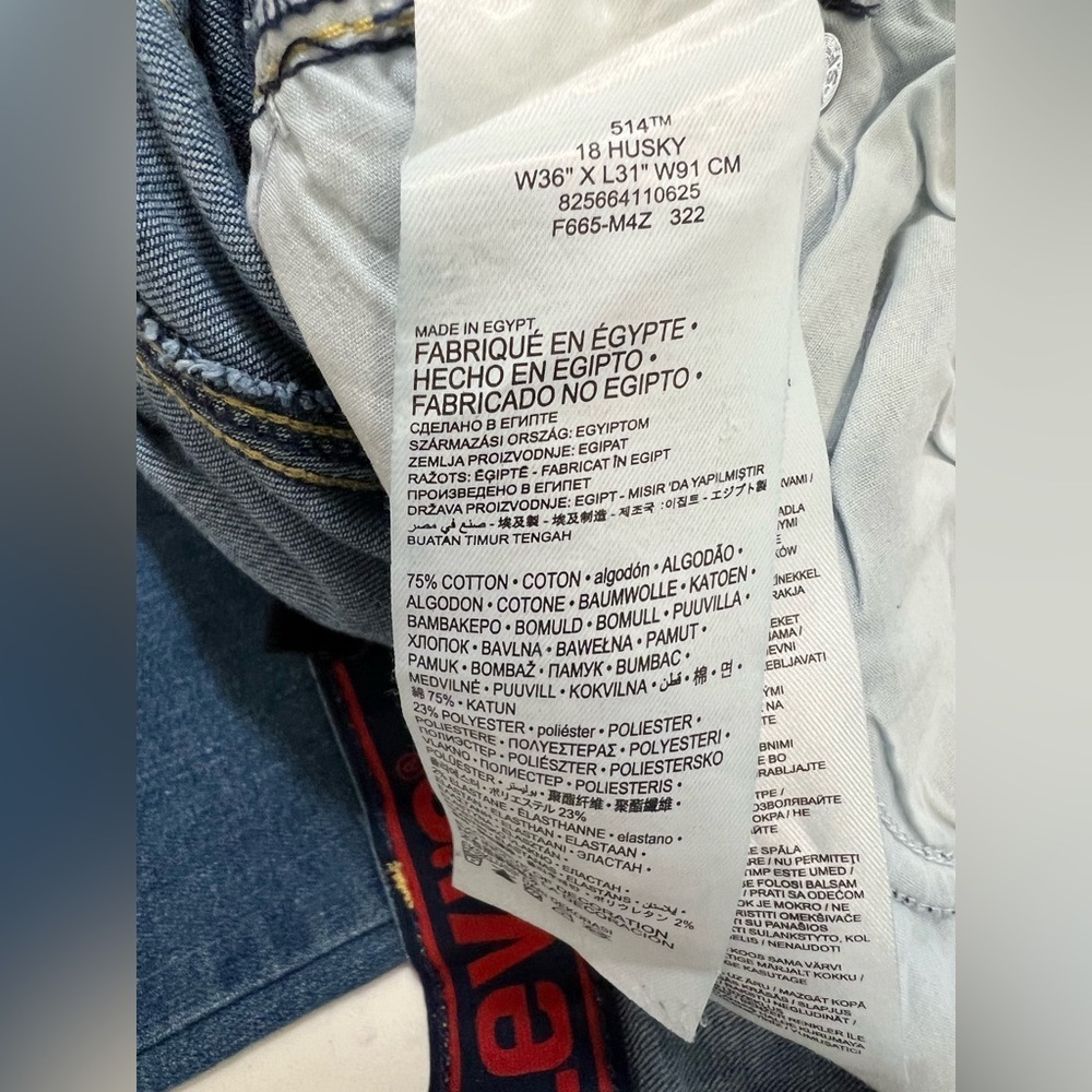 Levi's Classic Straight Denim Jeans - Picture 12 of 12